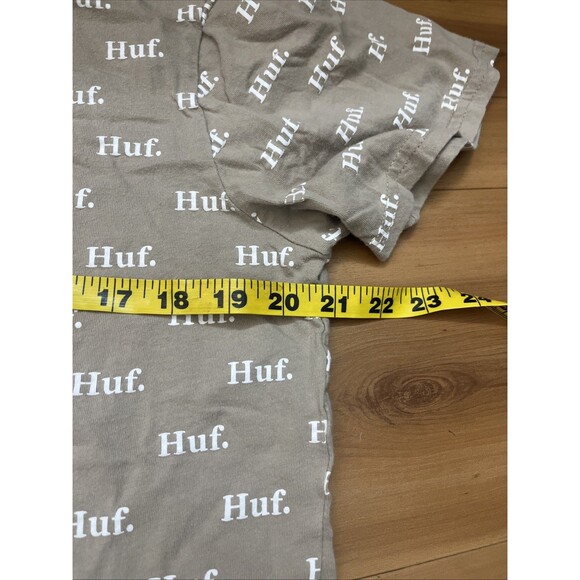 HUF Men's All Over Logo Graphic Short Sleeve T-Shirt Tan Size Large - Picture 8 of 9